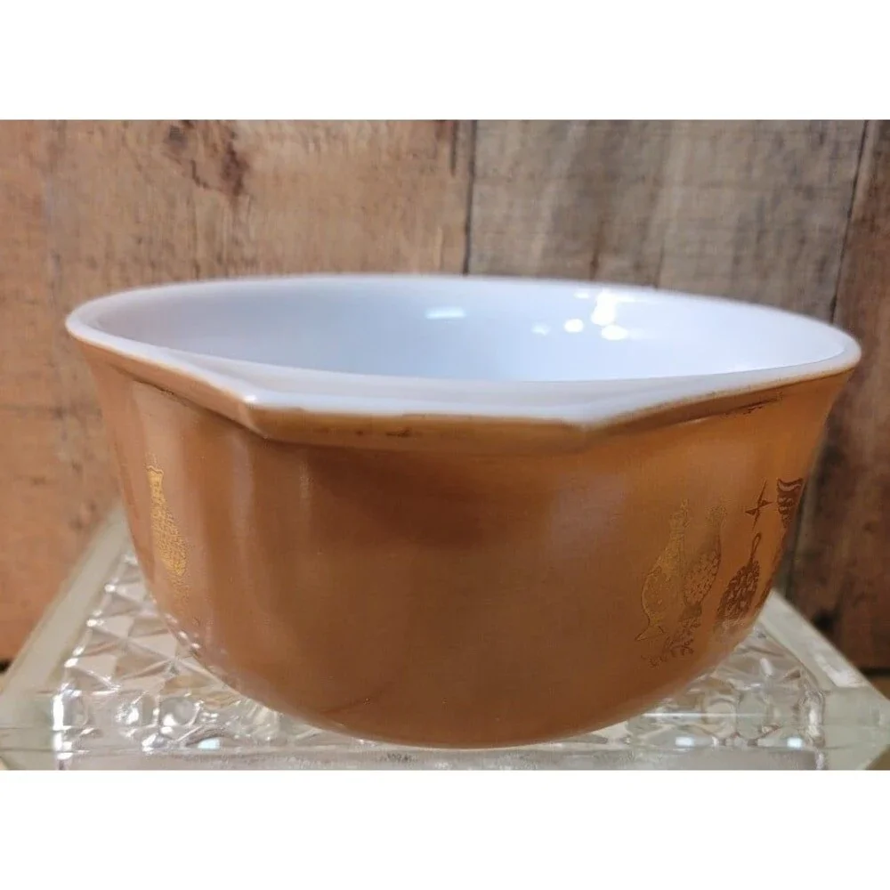 Vintage Pyrex 043 1-1/2 Qt Casserole Dish Brown Gold Americana with no lid